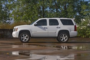 Chevrolet Suburban 1500 Suspension Lift Kit - Rough Country - Forged UCAs - '07-'14 Chevrolet Suburban 1500 Suspension Lift Kit - Rough Country - Forged UCAs - '07-'14